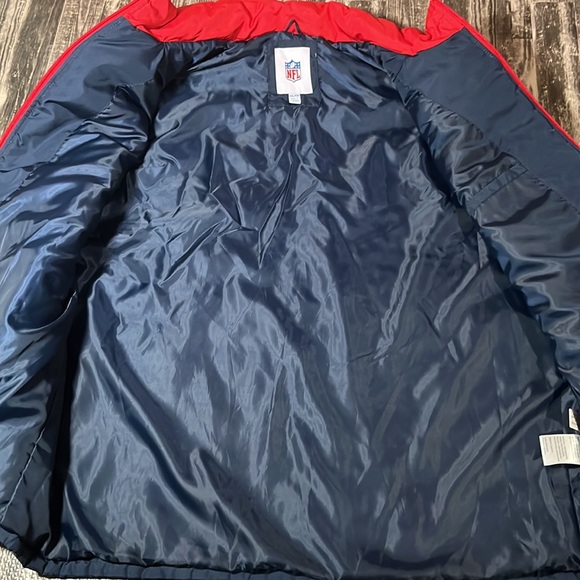 NFL Patriots Puffer Vest - Picture 3 of 6